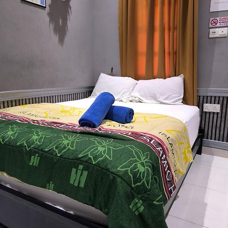 קמפונג קואלה בסוט Desa Besut Inn מראה חיצוני תמונה